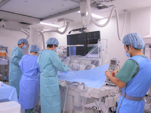 心カテ中(右で記録)