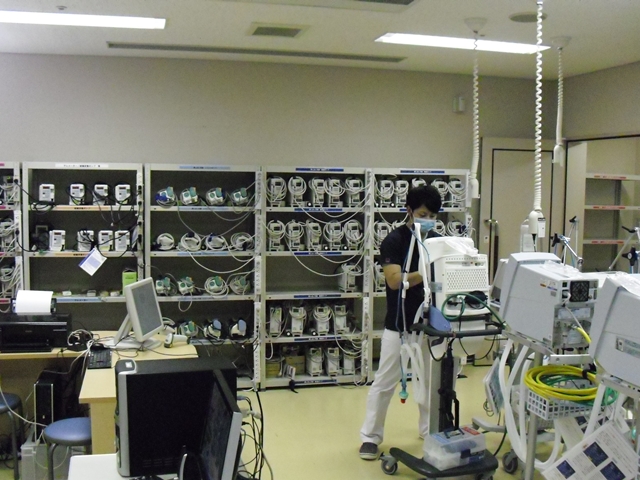 手術室業務(麻酔器点検など)